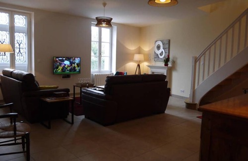 Chateauvieux Apartment | Villa with caves of 60meters long!