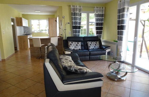 Le Grand Large Villa | Villa with Private Pool and WIFI, Pets Welcome