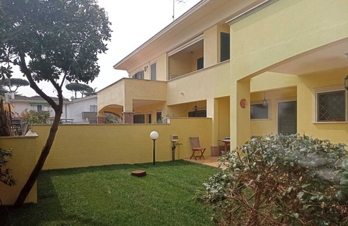 Lavinio Lido di Enea Villa | Villa with garden in Lavinio mare