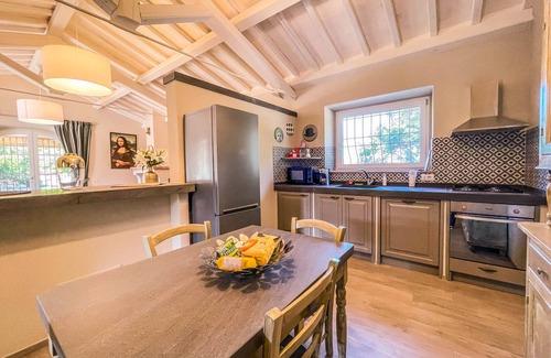 Montecchio Villa | Villa with garden, private pool and air conditioning. Panoramic views!