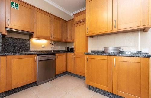 Manta Rota Ski Chalet | Villa with parking in the center of the village by AlgarveManta (10V3)