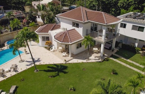Cabarete Villa | Villa with pool and whirlpool 2 min. from the Atlantic Ocean