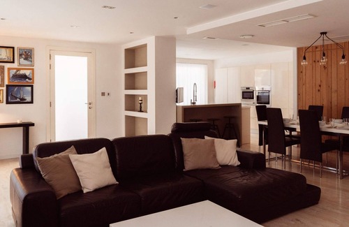 Birguma Villa | Villa With Pool-hosted by Sweetstay