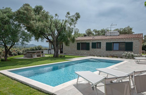 Arzachena Villa | [VILLA WITH POOL] IN THE HILLS OF GALLURA