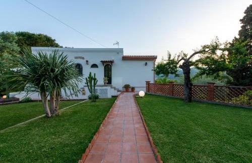 Trappitello Villa | Villa with pool & jacuzzi