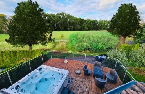 Dottikon Villa | Villa with Pool - Leon's Holiday Homes