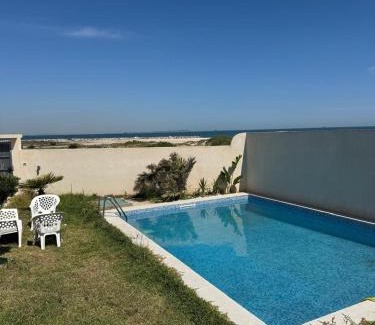 La Fayette Villa | Villa with pool right By water