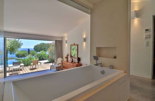 Saint-Cyr-sur-Mer Villa | Villa with private pool, superb sea view and tennis court