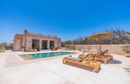Ounagha House | Villa with Private Pool and Staff