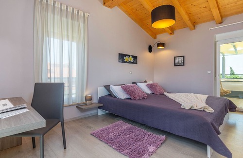 Stinjan Villa | Villa with private pool, 600 m to the sea, 10 people, garden, free WiFi, parking
