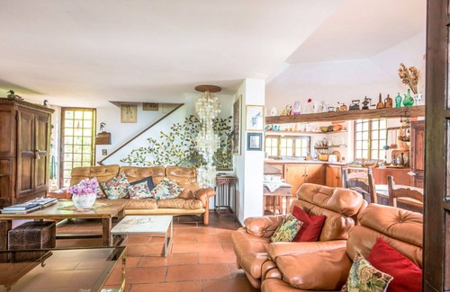 Massa House | Villa with private pool, WIFI, A/C, TV, terrace, pets allowed, parking, close to Forte Dei Marmi