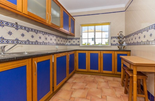 Manta Rota Ski Chalet | Villa with private pool and patio 800m from the beach by AlgarveManta (9V3)
