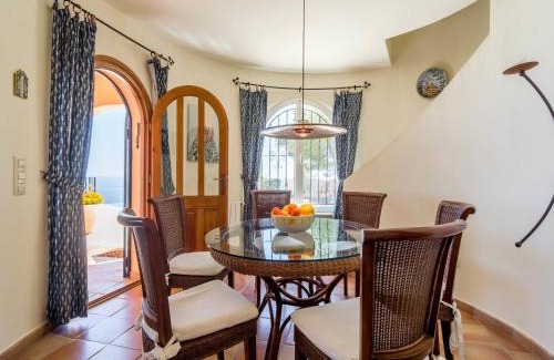 Cumbre del Sol Villa | Villa with Sea Breeze Charm