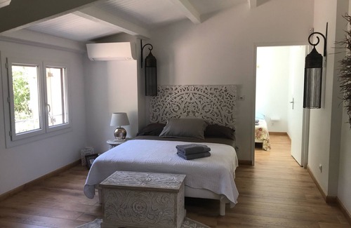 Laudun Villa | Villa with swimming pool near the aqueduct of Balouviere