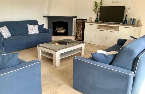 Alberobello House | Villa with Trullo and Pool, Alberobello