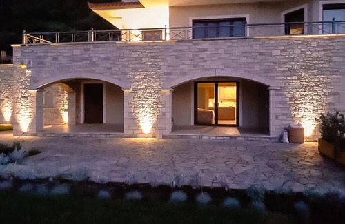 Kiparissia Villa | Villa With Unimpeded View to the Gulf of Kyparisia Next to the Medieval Castle