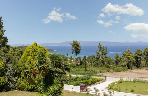 Paliouri Villa | Villa Xenia with seaview & private garden by halu!