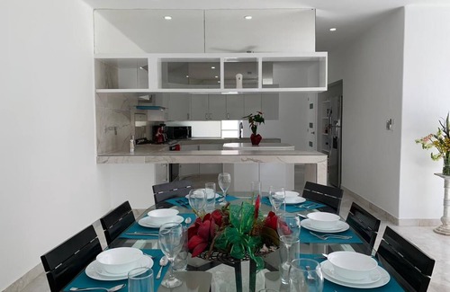Zona Hotelera House | Villa Zafiro with 4 bedrooms. 11 people at 0.12 miles from the beach.