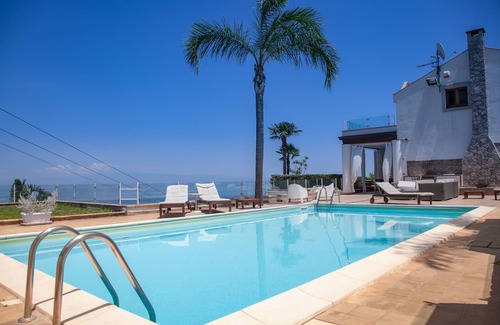 Taormina Apartment | VILLA ZAGARA GARDEN Sea view Apartment with pool and private garden