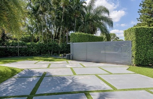 Seybold House | Villa Zen Miami Gated Luxury Home w/Pool Sleeps 8
