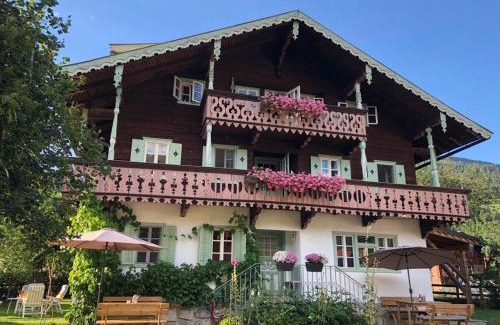 Muhlbach im Pinzgau Apartment | Villa Zeppelin - App Smaragd