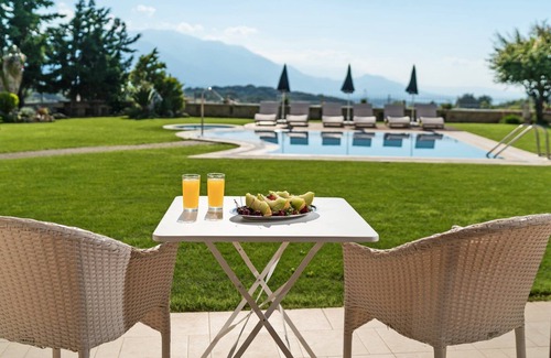Kaloniktis House | Villa Zeus apts - Unique Surrounding