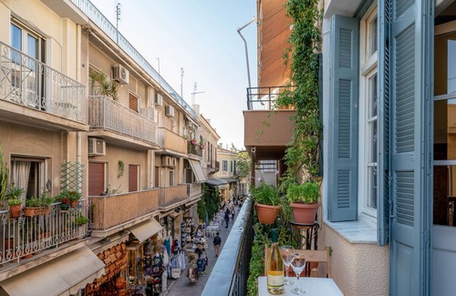 Plaka Villa | ViLLA127: Three Bedroom Apartment with Acropolis View