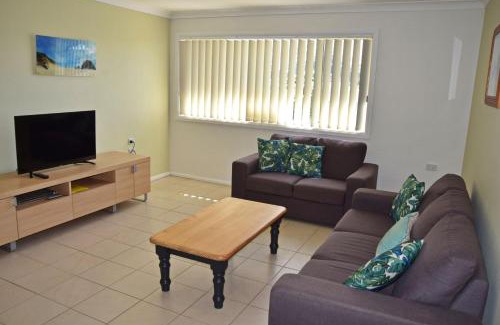 South West Rocks Apartment | Village Centre 3 - Bring your own linen.