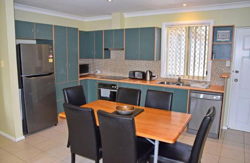 South West Rocks Apartment | Village Centre 3 - Bring your own linen.