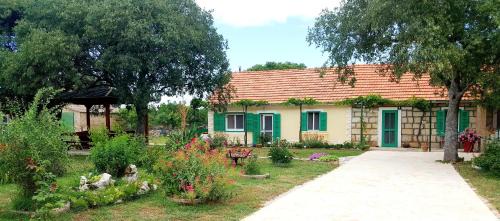 Sibenik House | Village House Fafarinka - close to Krka National Park