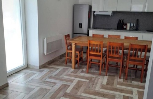 Lespignan House | Village house with tropezian terrace close to beaches