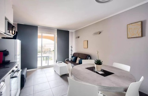 Pont Royal Apartment | Village Pont Royal in Provence - maeva Home - 2 Room Apartment 5 People Comfort