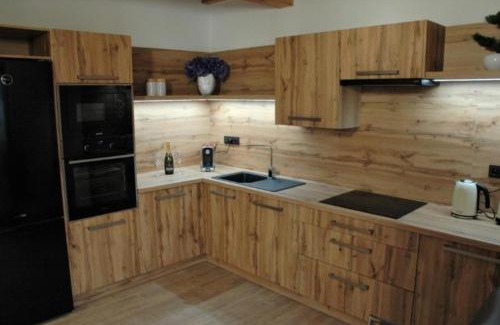 Ceske Budejovice 7 Apartment | Village Premium Apartment by Český Krumlov - adults only