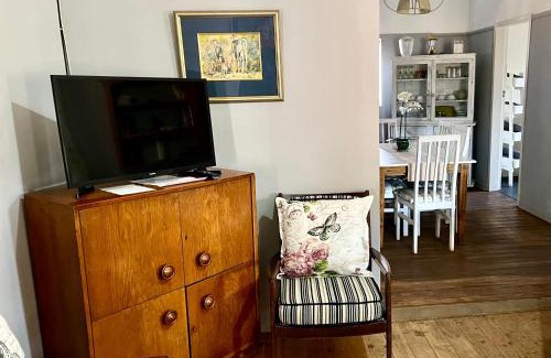 Fouriesburg House | Village Studio Guesthouse