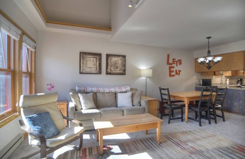Durango Condo | Village View Vista (#26) | Near FLC, Town, Trails & Golf - Pool & Hot Tub