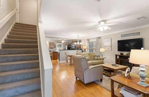 King City House | Village Walk - 3 bedrooms, 2 1/2 bathrooms located next to the Village