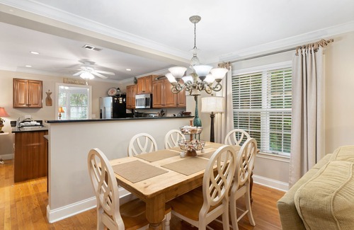 King City House | Village Walk - 3 bedrooms, 2 1/2 bathrooms located next to the Village