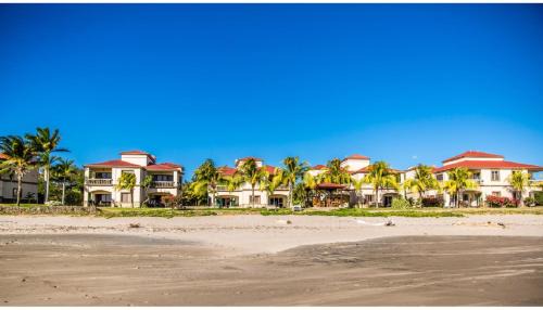 Rancho Santana House | Villas Iguana A-8 Beachfront Condo