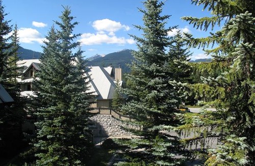 Blackcomb Apartment | Villas Snowberry by Whistler Retreats