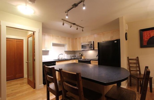 Blackcomb Apartment | Villas Snowberry by Whistler Retreats