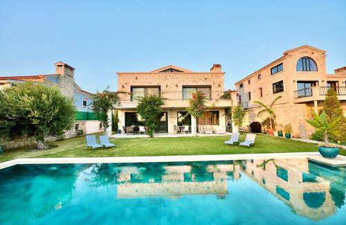 Cesme Villa | VillaSunset with Sea, Chios and Sunset View
