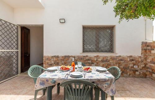 Torre Lapillo House | Villetta Arimar by BarbarHouse