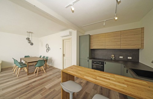 Padenghe sul Garda Ski Chalet | Villetta Bucaneve by Wonderful Italy