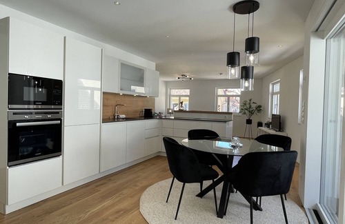 Bregenz Apartment | VINCENT Apartment in Bregenz with Parking