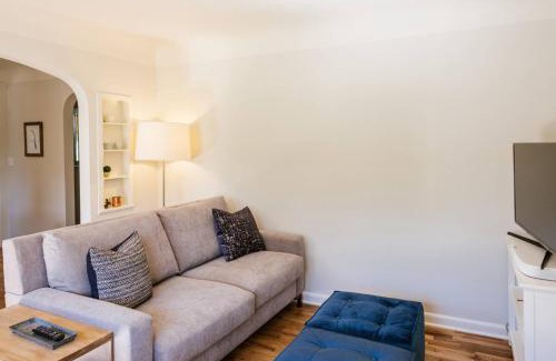 Newberg House | Vine and View Cottage