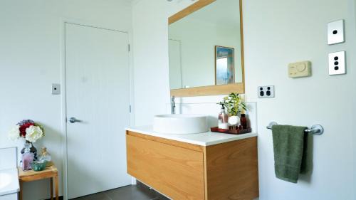 Lowburn Bed & Breakfast | Vines on Bannockburn