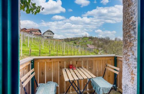 Trska Gora Apartment | Vineyard Cottage Verček - Happy Rentals