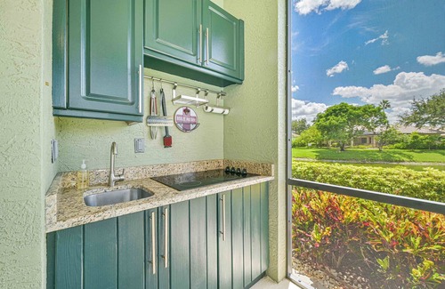 Oakes Estates House | Vineyards, Naples 4 bed/3 bath pool home with lake view!