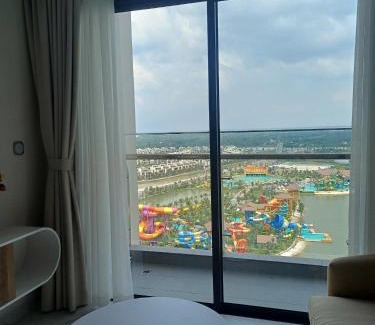 District 9 Apartment | Vinhomes Grand Park 2BR Chillin Home Best View