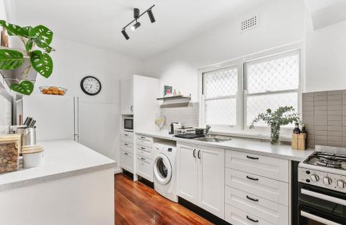 Perth Central Business District Apartment | Vintage 2BR CBD Apartment w/River View